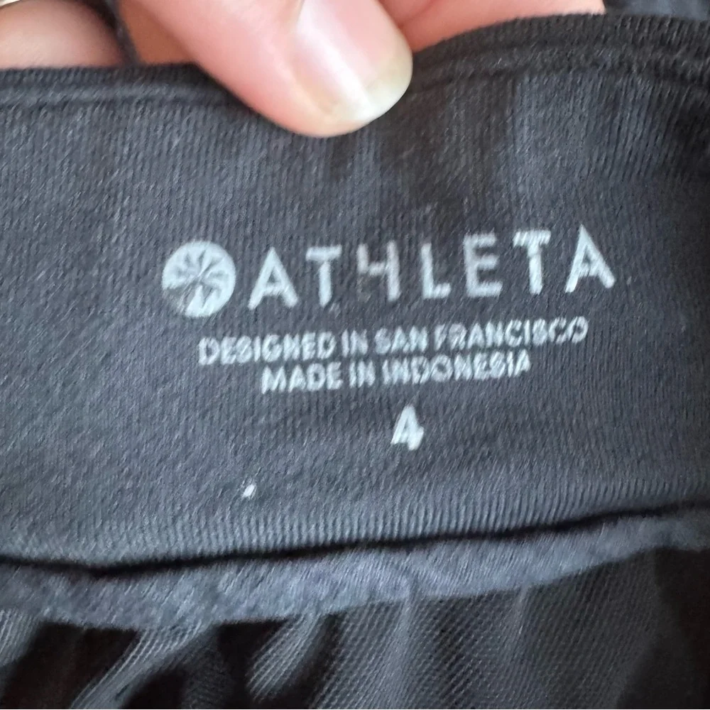 Athleta Trekkie Short 4”